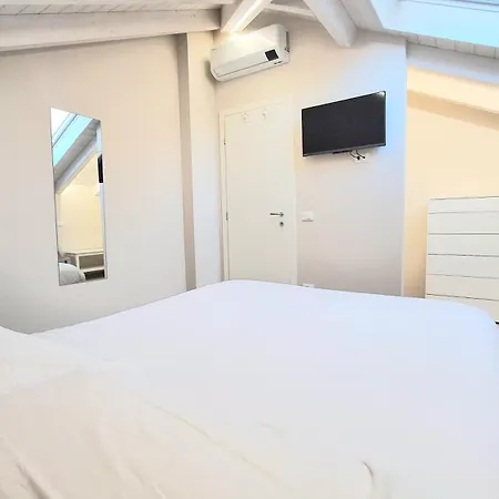 Apartment Platani Del Corso - Attico Con Parcheggio Privato - Private Parking *